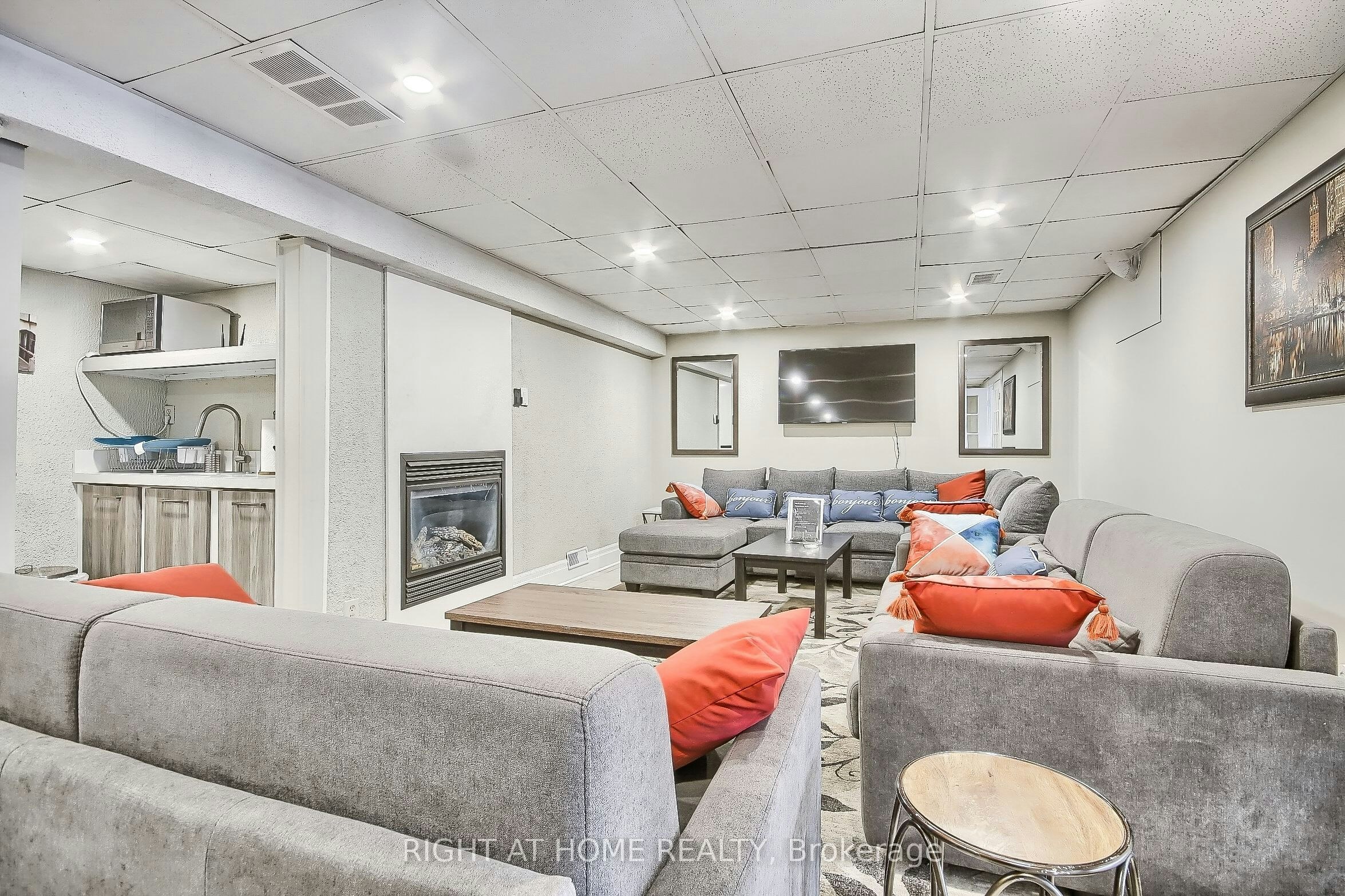 122 Elvaston Drive, Toronto, ON, M4A 1N6 - 35