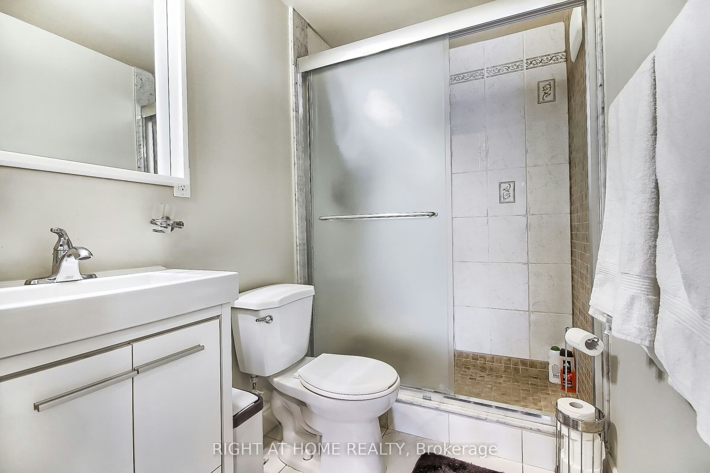 122 Elvaston Drive, Toronto, ON, M4A 1N6 - 42