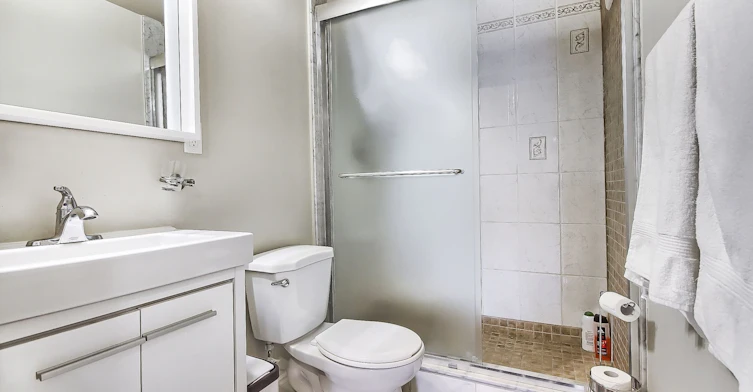 122 Elvaston Drive, Toronto, ON, M4A 1N6 - 42