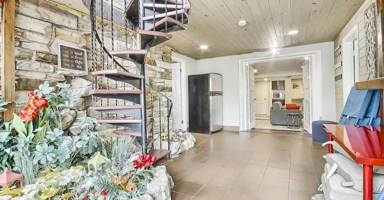 122 Elvaston Drive, Toronto, ON, M4A 1N6 - 34