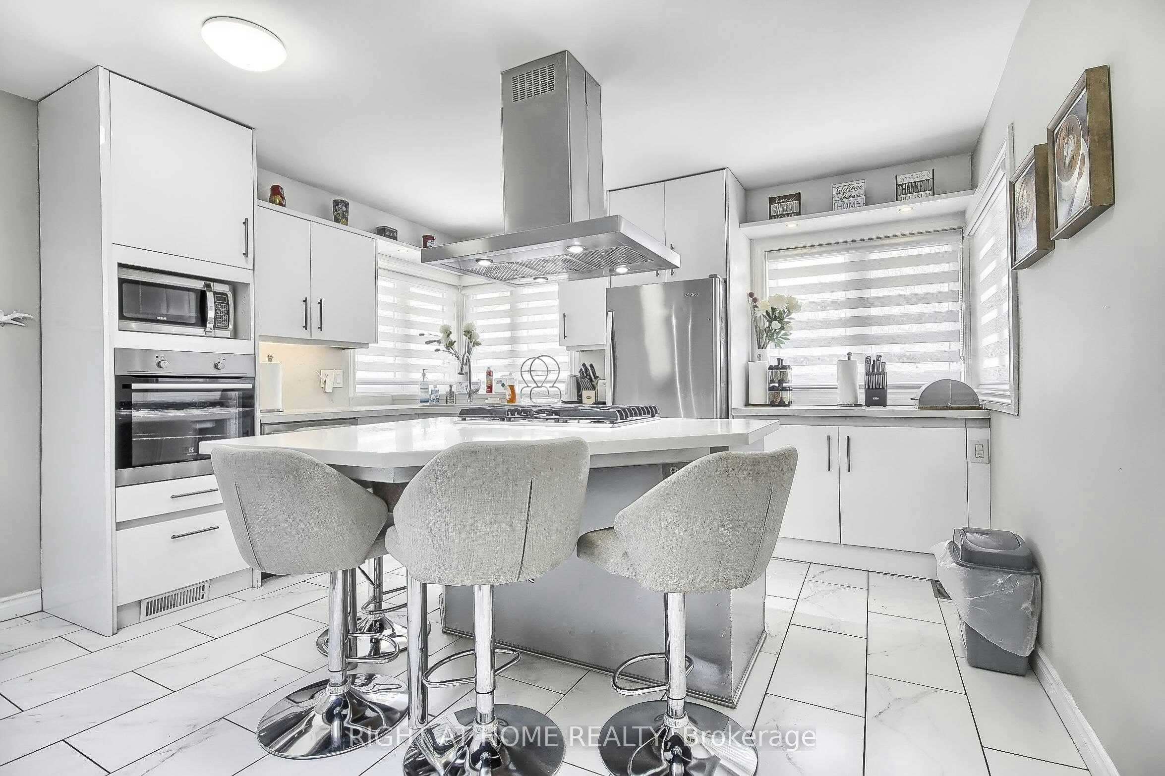 122 Elvaston Drive, Toronto, ON, M4A 1N6 - 6