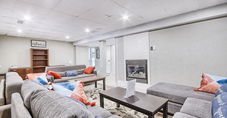 122 Elvaston Drive, Toronto, ON, M4A 1N6 - 36