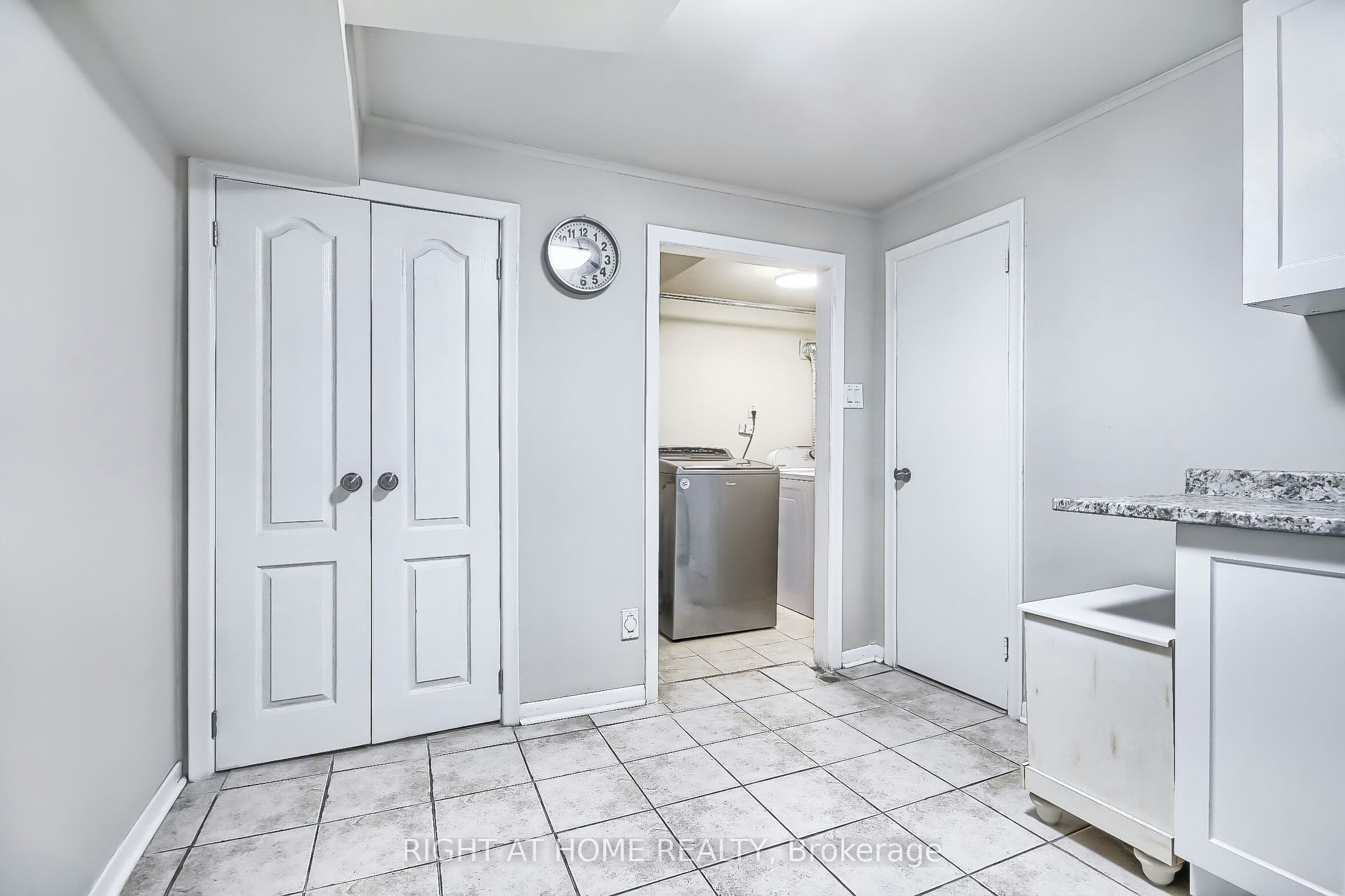 122 Elvaston Drive, Toronto, ON, M4A 1N6 - 48