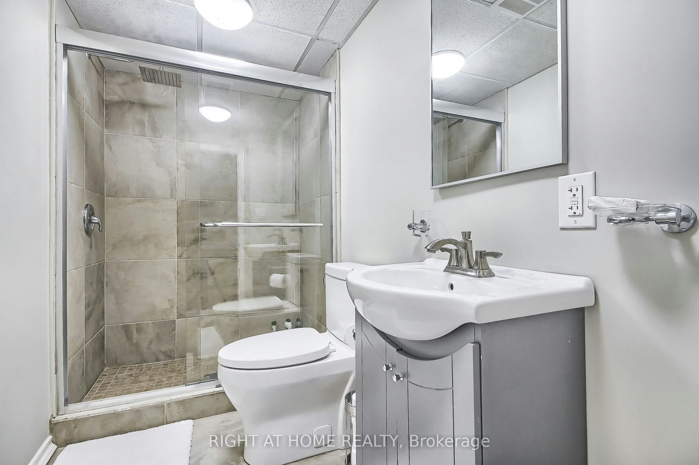 122 Elvaston Drive, Toronto, ON, M4A 1N6 - 45