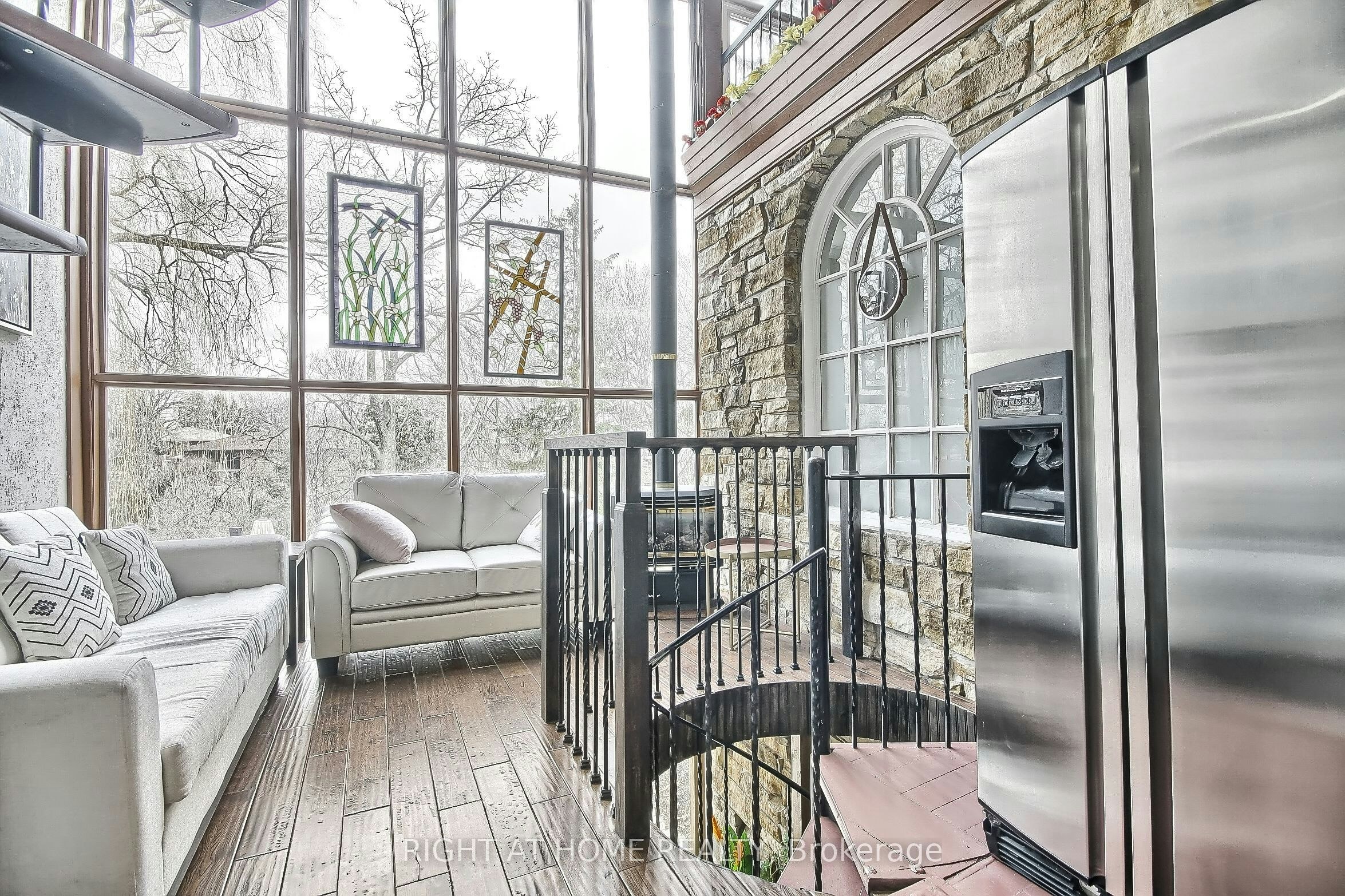 122 Elvaston Drive, Toronto, ON, M4A 1N6 - 17