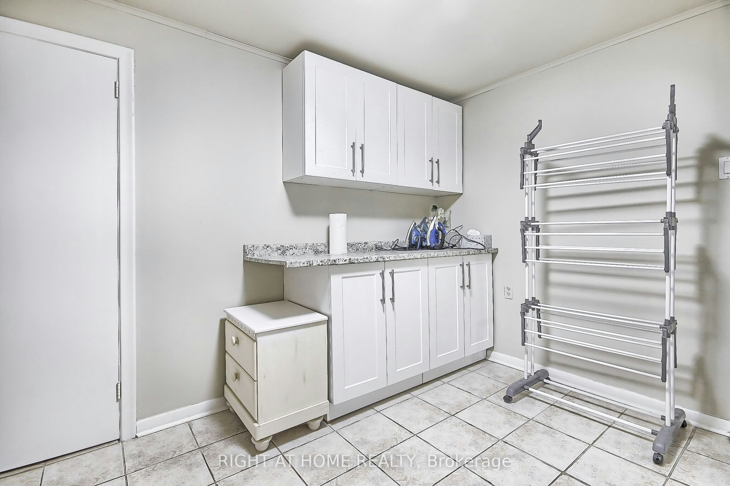 122 Elvaston Drive, Toronto, ON, M4A 1N6 - 47