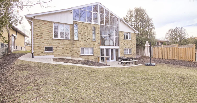 122 Elvaston Drive, Toronto, ON, M4A 1N6 - 2