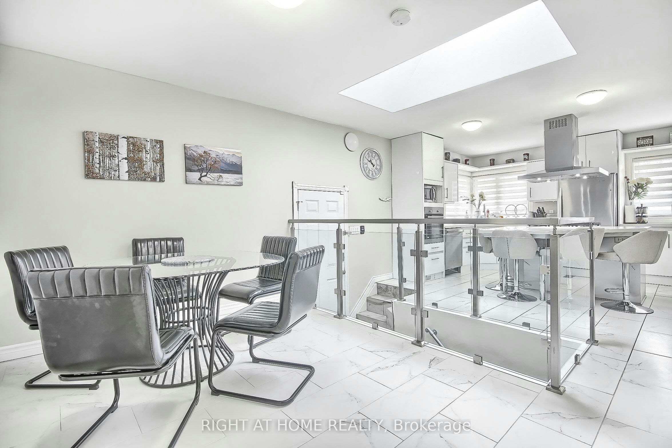122 Elvaston Drive, Toronto, ON, M4A 1N6 - 10