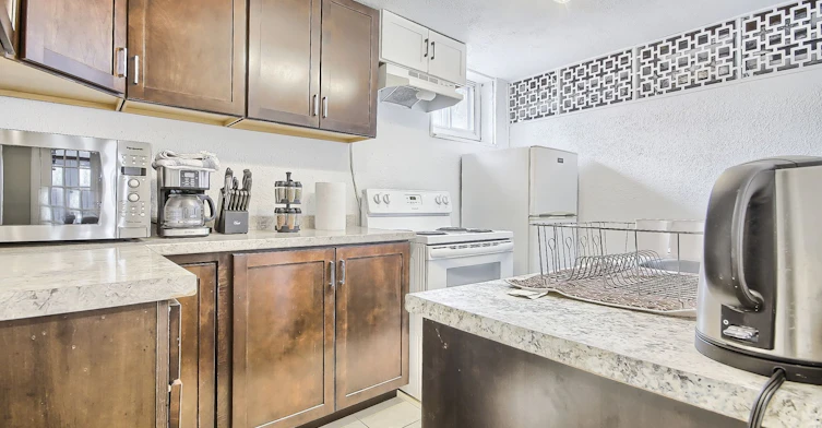 122 Elvaston Drive, Toronto, ON, M4A 1N6 - 38