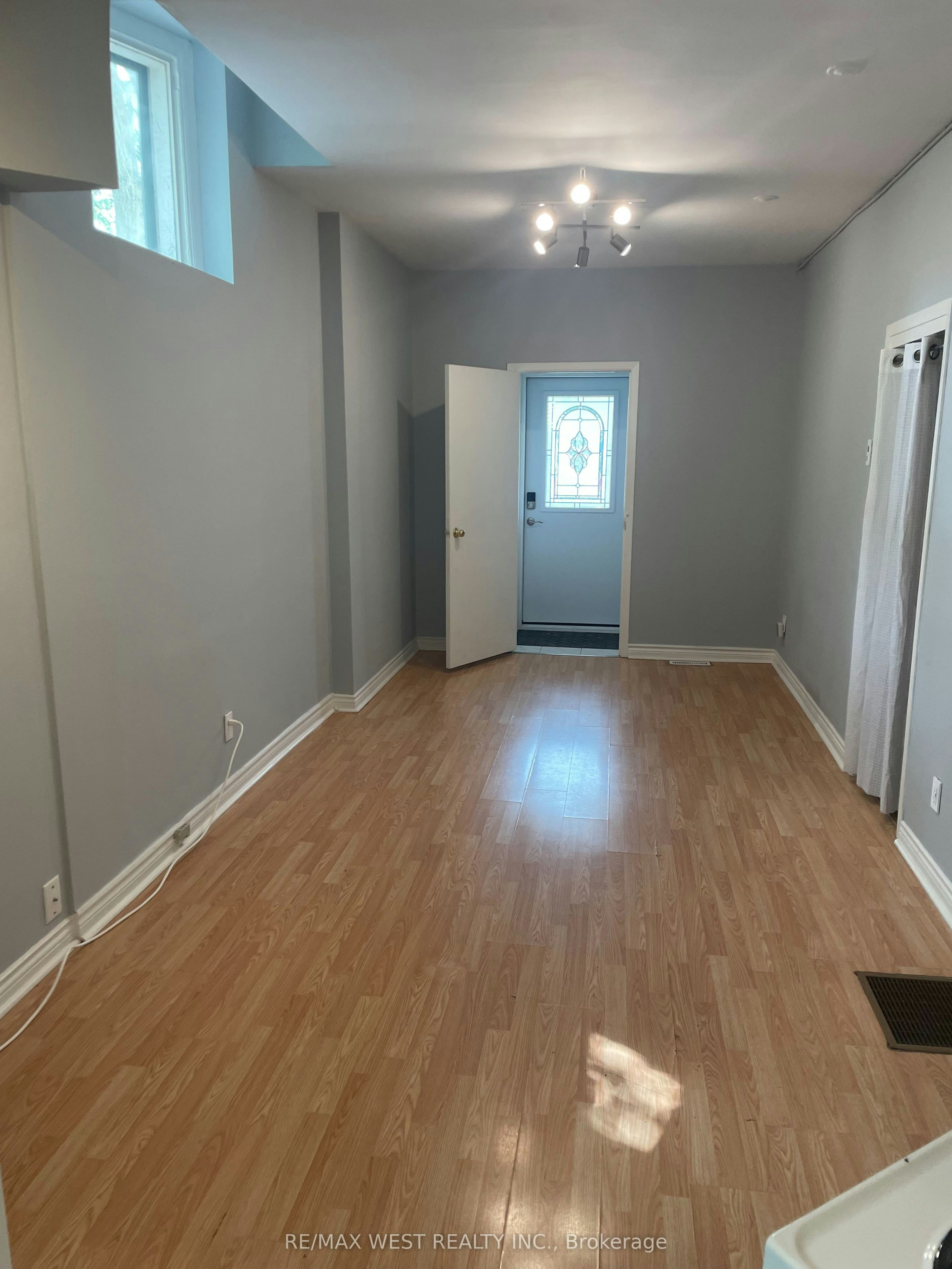 Main Floor-281 Howland Avenue, Toronto, ON, M5R 3B8