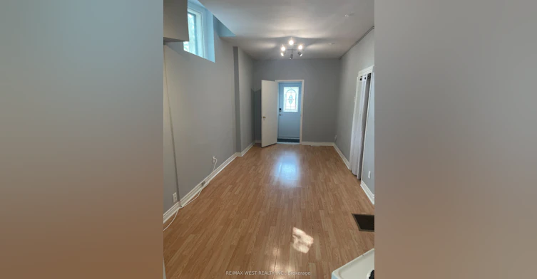 Main Floor-281 Howland Avenue, Toronto, ON, M5R 3B8