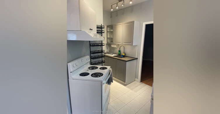 Main Floor-281 Howland Avenue, Toronto, ON, M5R 3B8 - 4