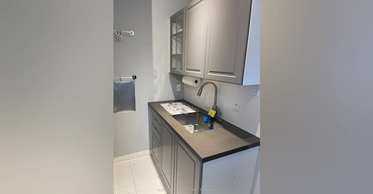 Main Floor-281 Howland Avenue, Toronto, ON, M5R 3B8 - 7