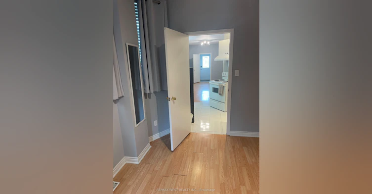 Main Floor-281 Howland Avenue, Toronto, ON, M5R 3B8 - 8