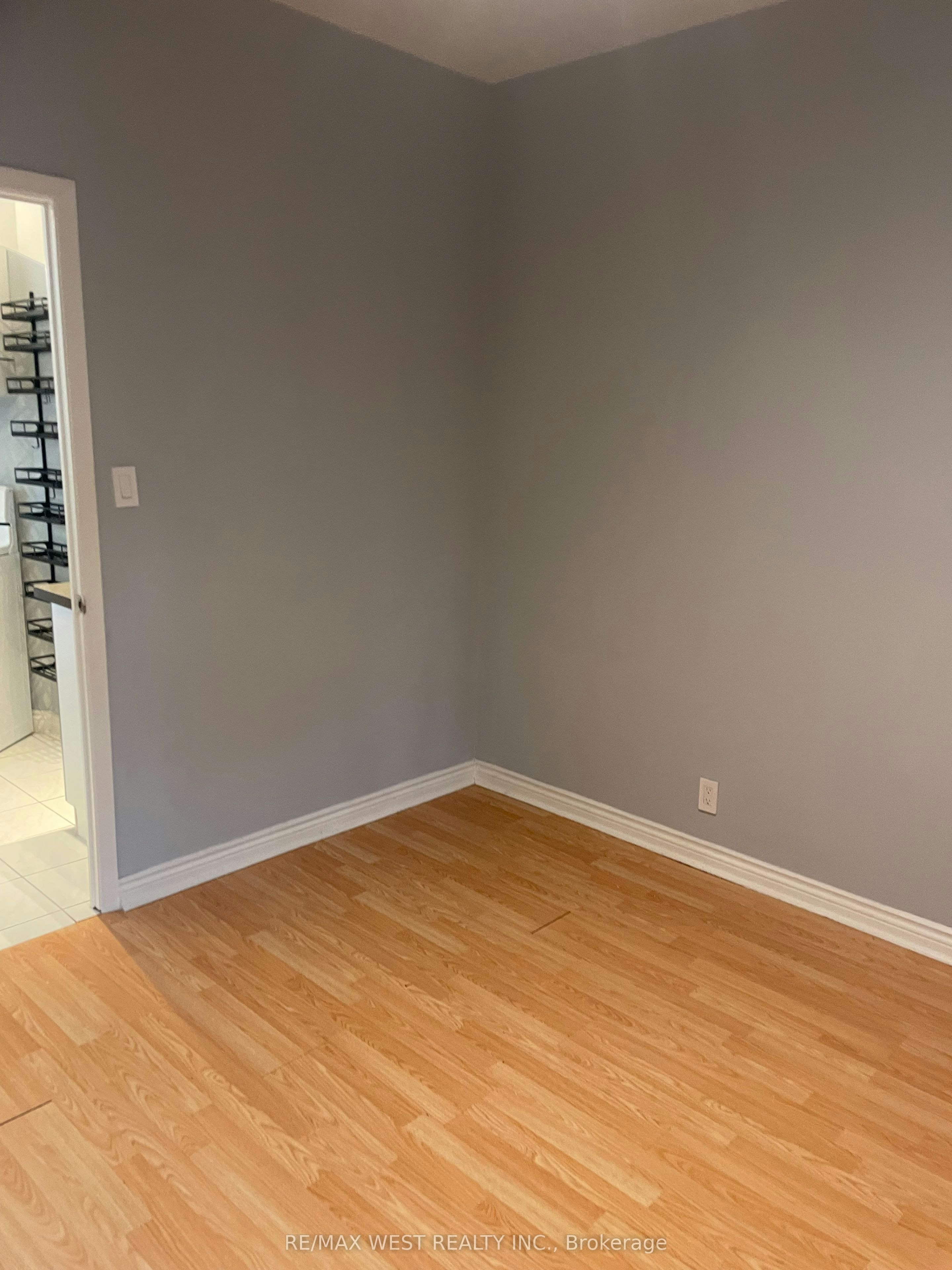 Main Floor-281 Howland Avenue, Toronto, ON, M5R 3B8 - 9