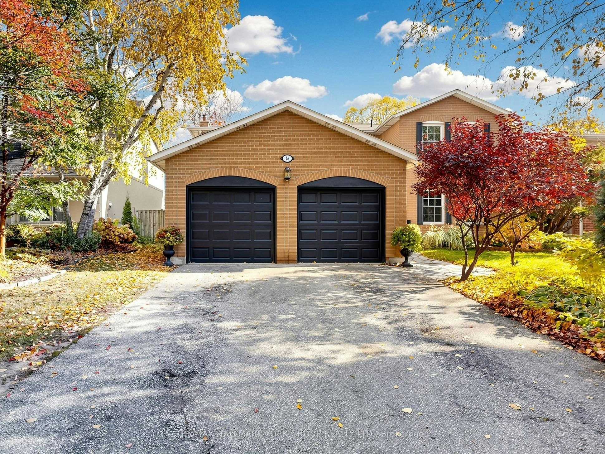 45 Pinnacle Road, Toronto, ON, M2L 2V6