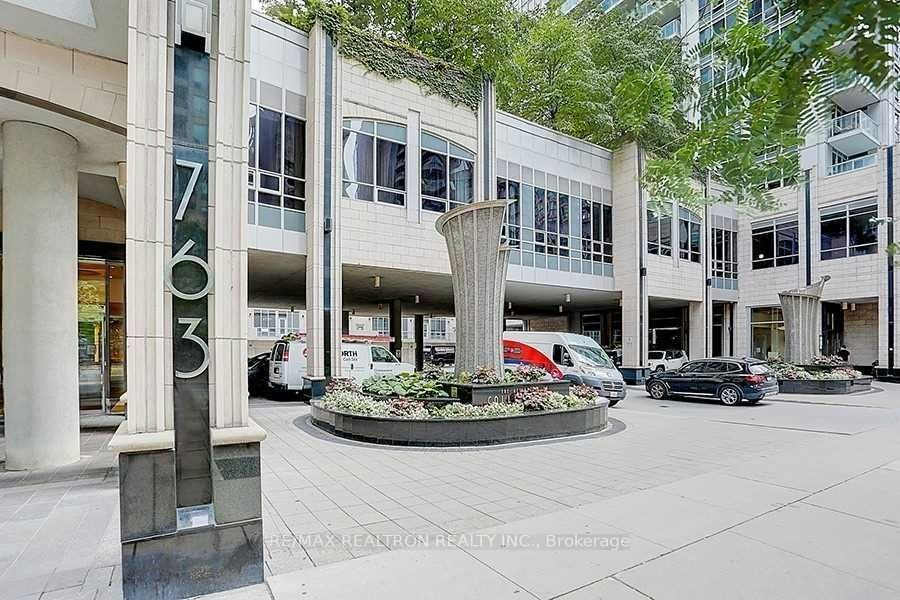 4804-763 Bay Street, Toronto, ON, M5G 2R3 - 4