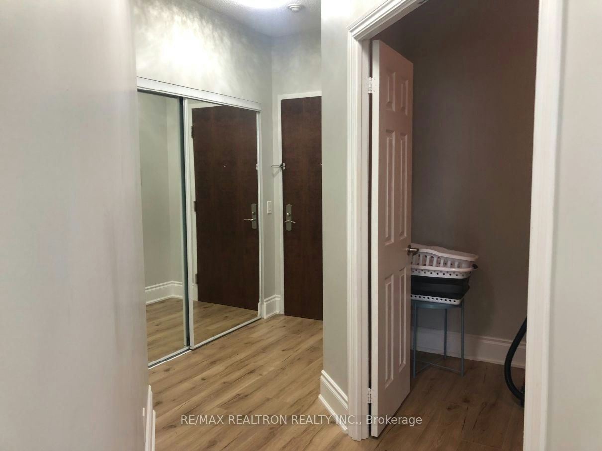4804-763 Bay Street, Toronto, ON, M5G 2R3 - 9