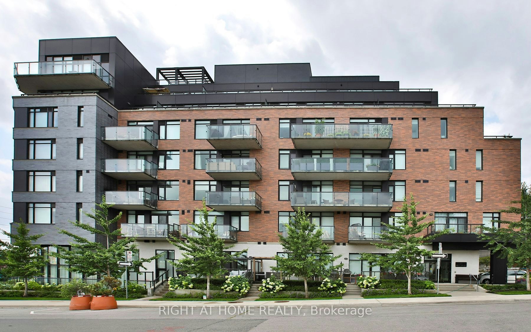 308-25 Malcolm Road, Toronto, ON, M4G 1X7