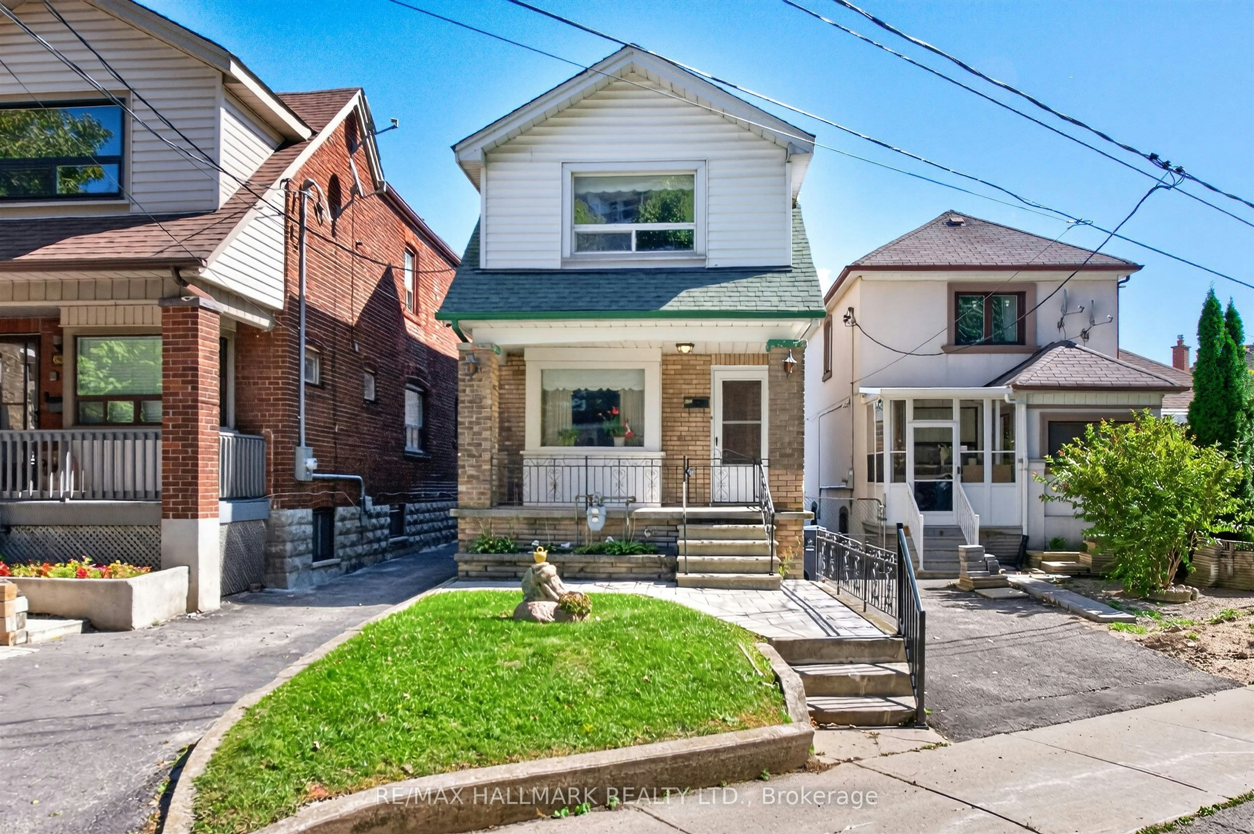 631 Lauder Avenue, Toronto, ON, M6E 3J8