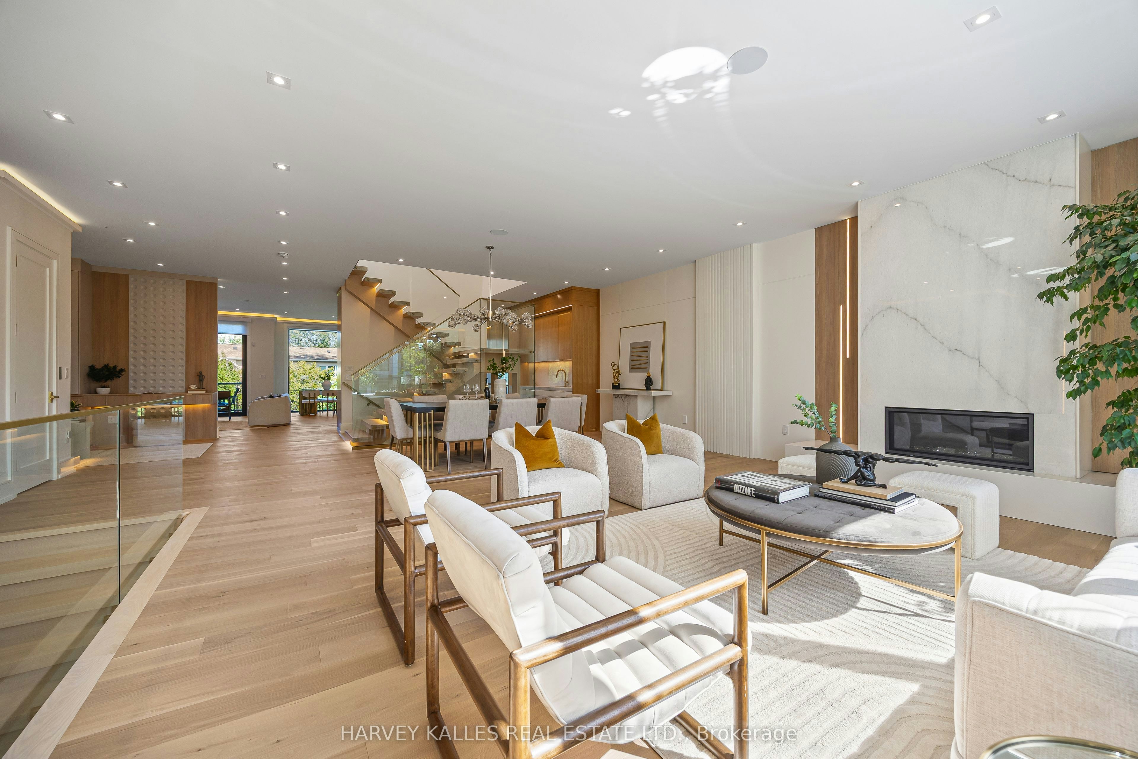 449 Elm Road, Toronto, ON, M5M 3W8