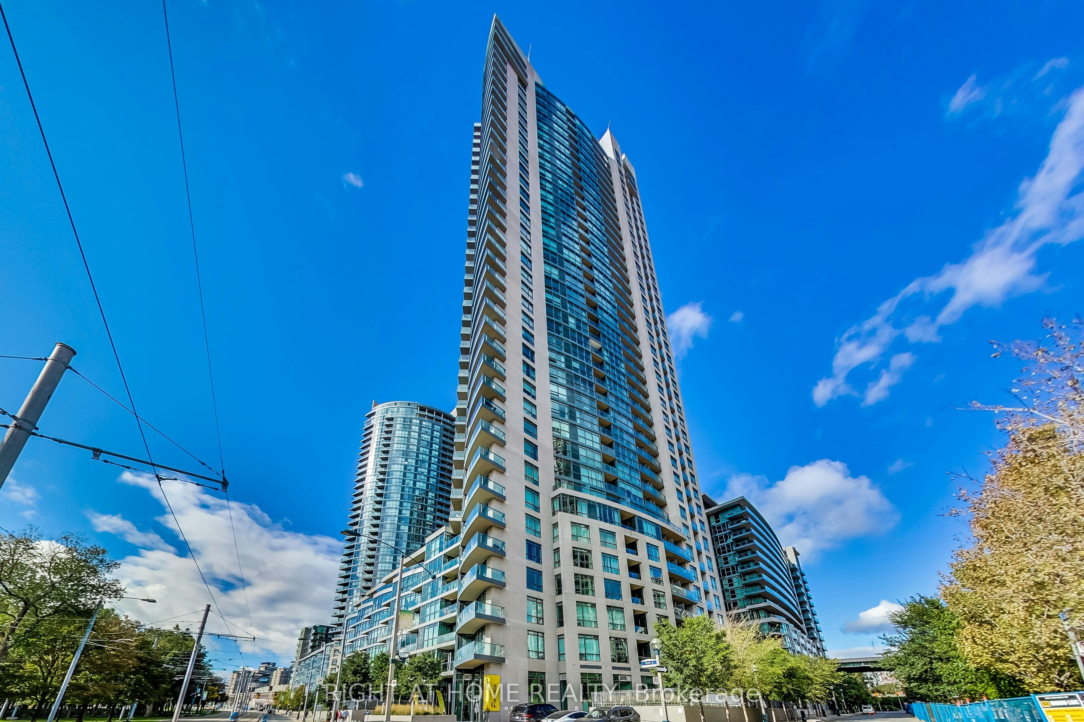 2006-215 Fort York Boulevard, Toronto, ON, M5V 4A2