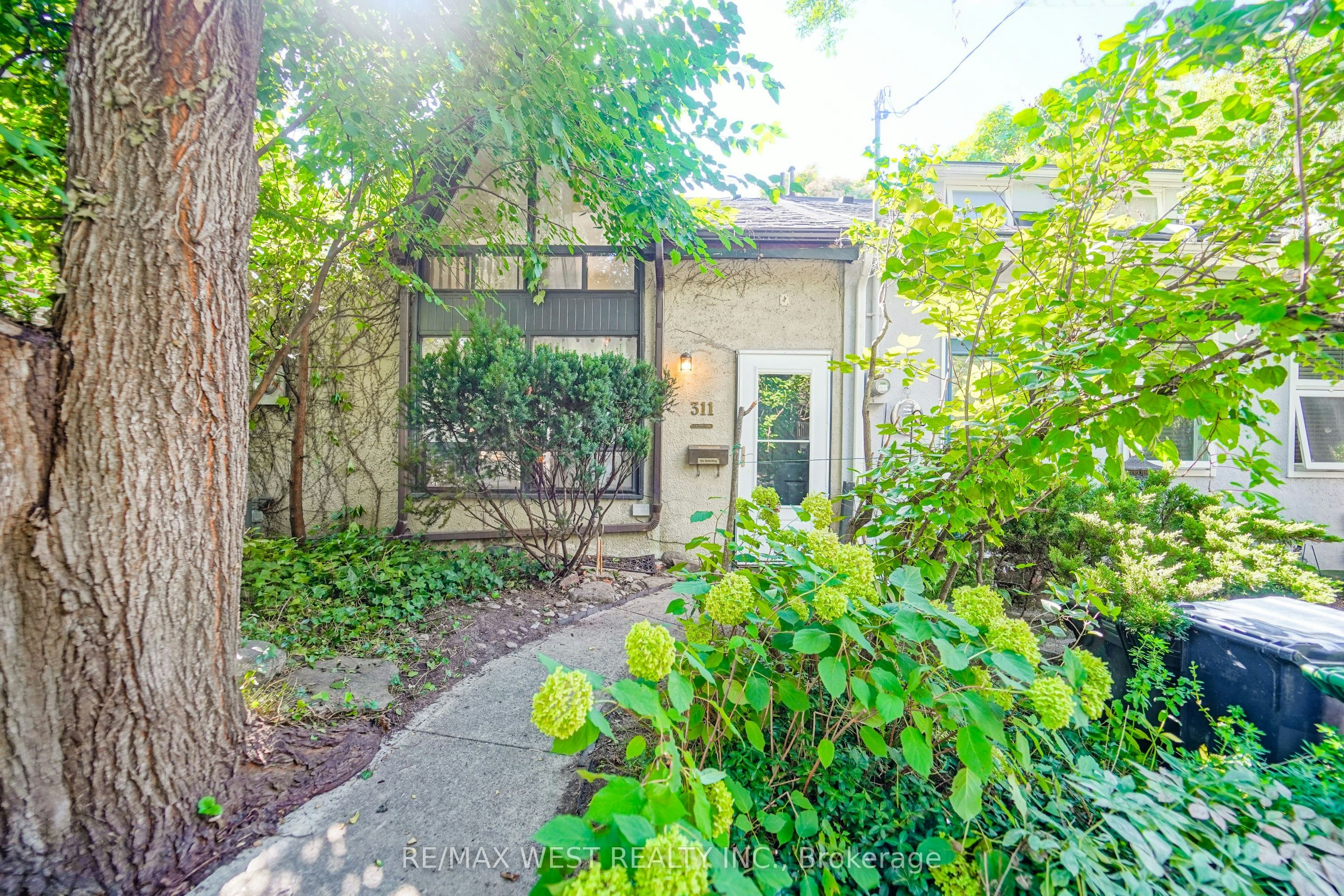 311 Wellesley Street E, Toronto, ON, M4X 1H2