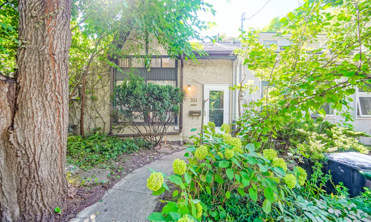 311 Wellesley Street E