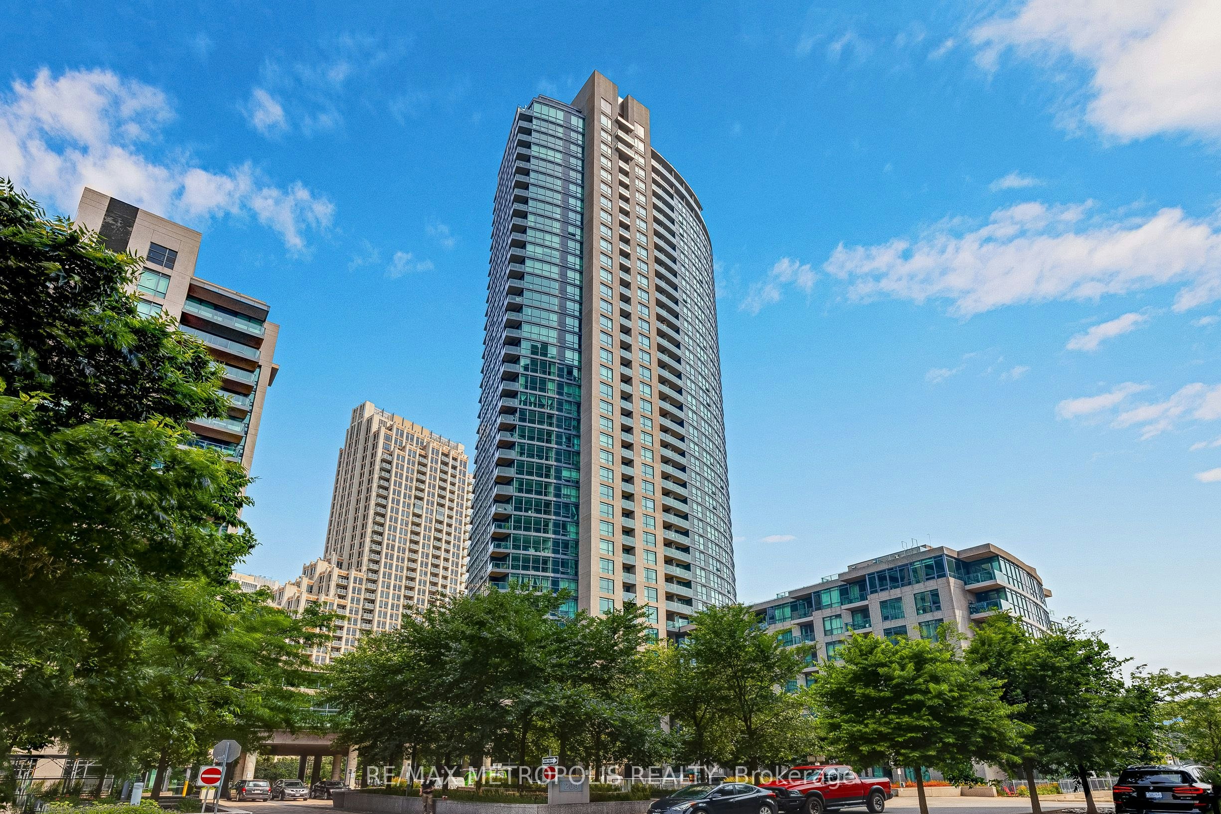 208-215 Fort York Boulevard, Toronto, ON, M5V 4A2 - 2