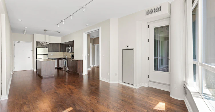 208-215 Fort York Boulevard, Toronto, ON, M5V 4A2 - 9