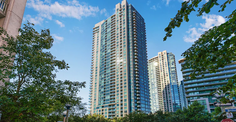 208-215 Fort York Boulevard, Toronto, ON, M5V 4A2