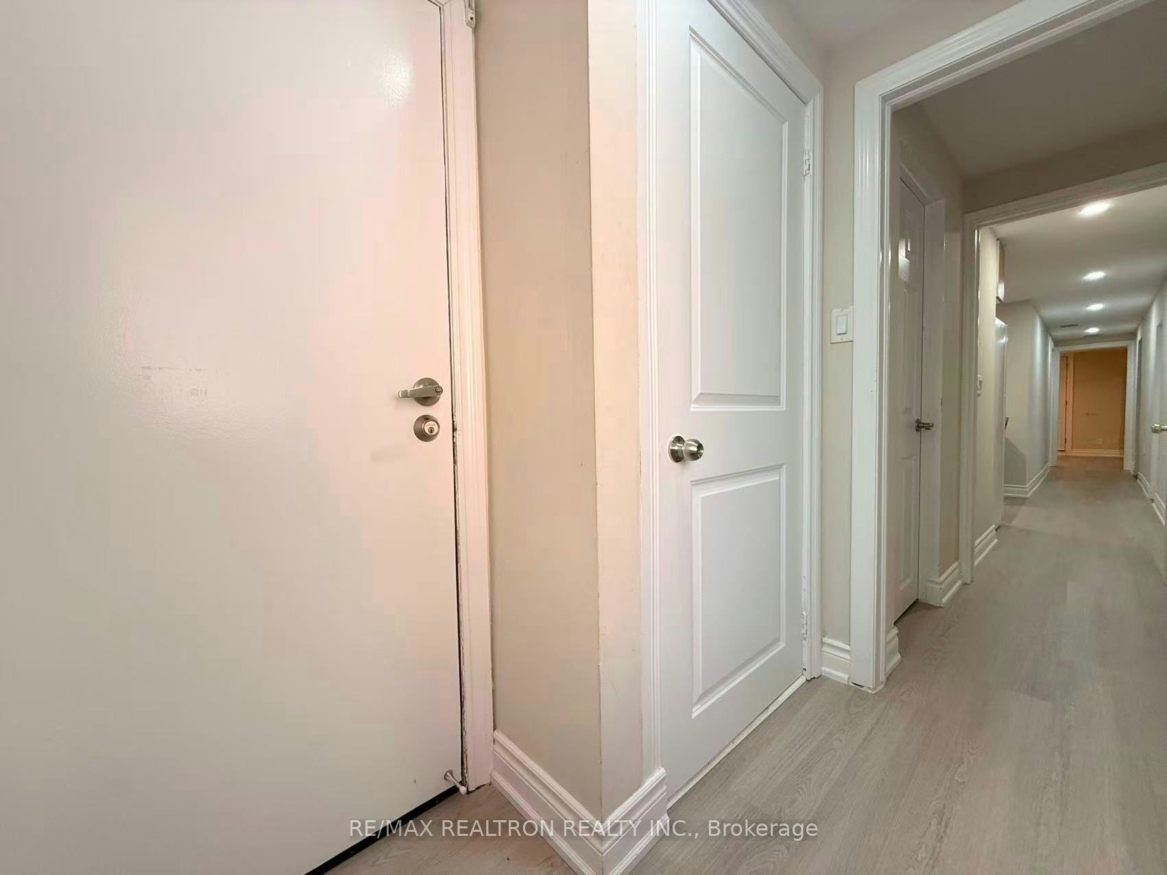 Lower-34 James Gray Drive, Toronto, ON, M2H 1N9 - 3