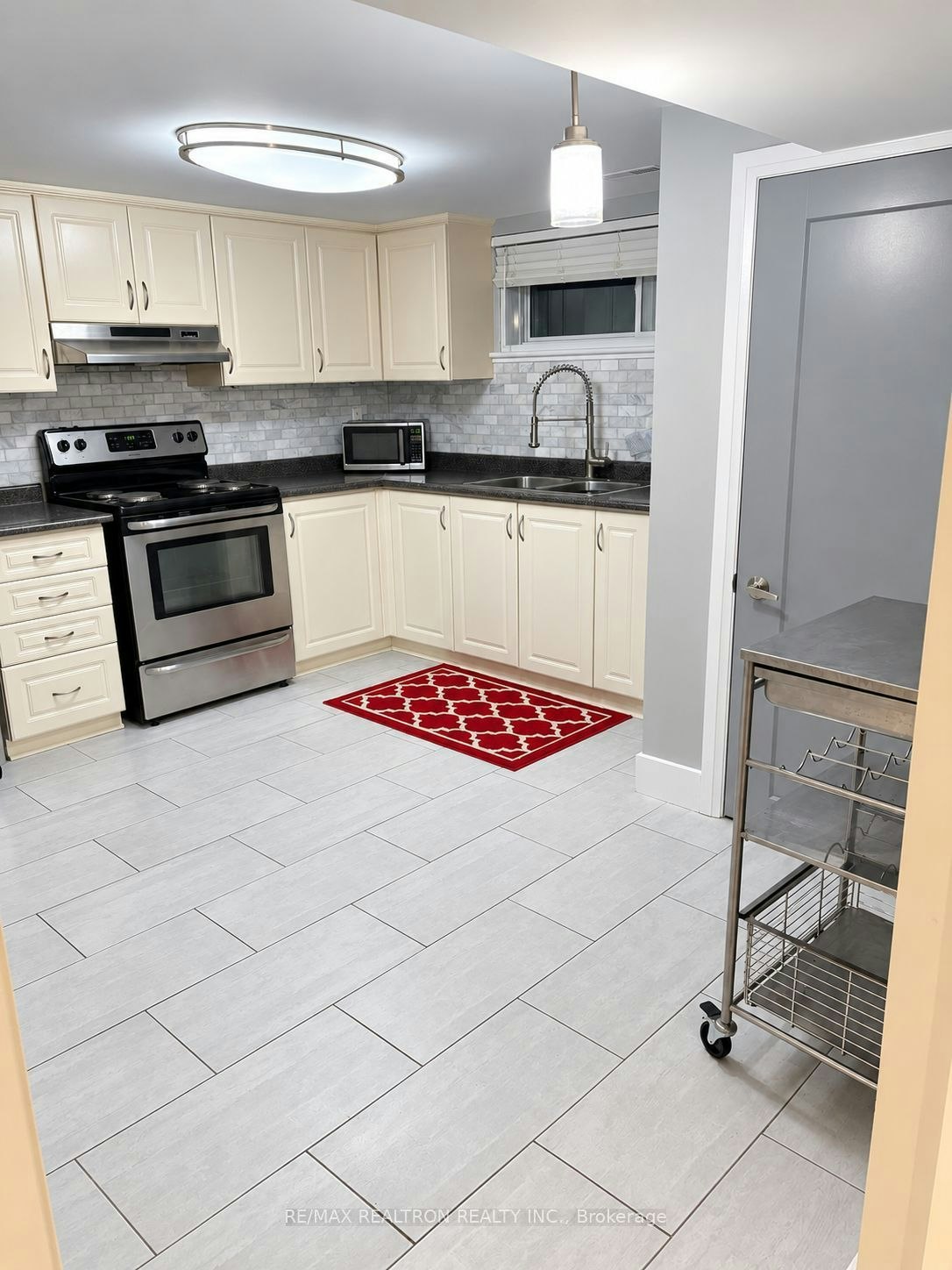 BSMT-197 Honiton Street, Toronto, ON, M3H 5N5 - 6