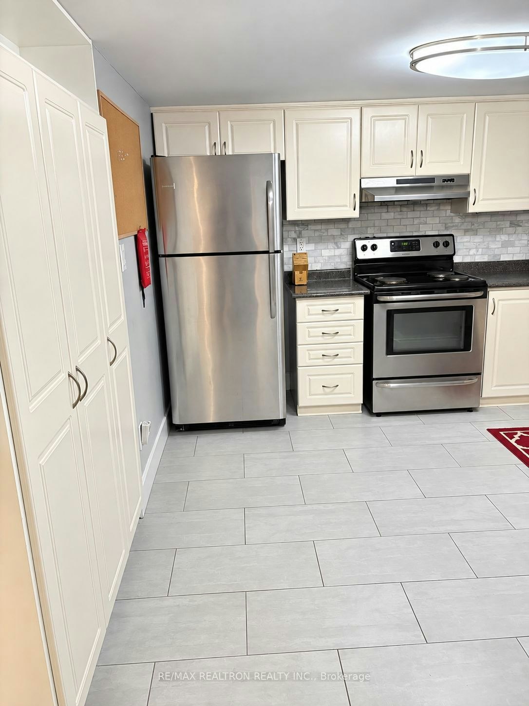 BSMT-197 Honiton Street, Toronto, ON, M3H 5N5 - 5