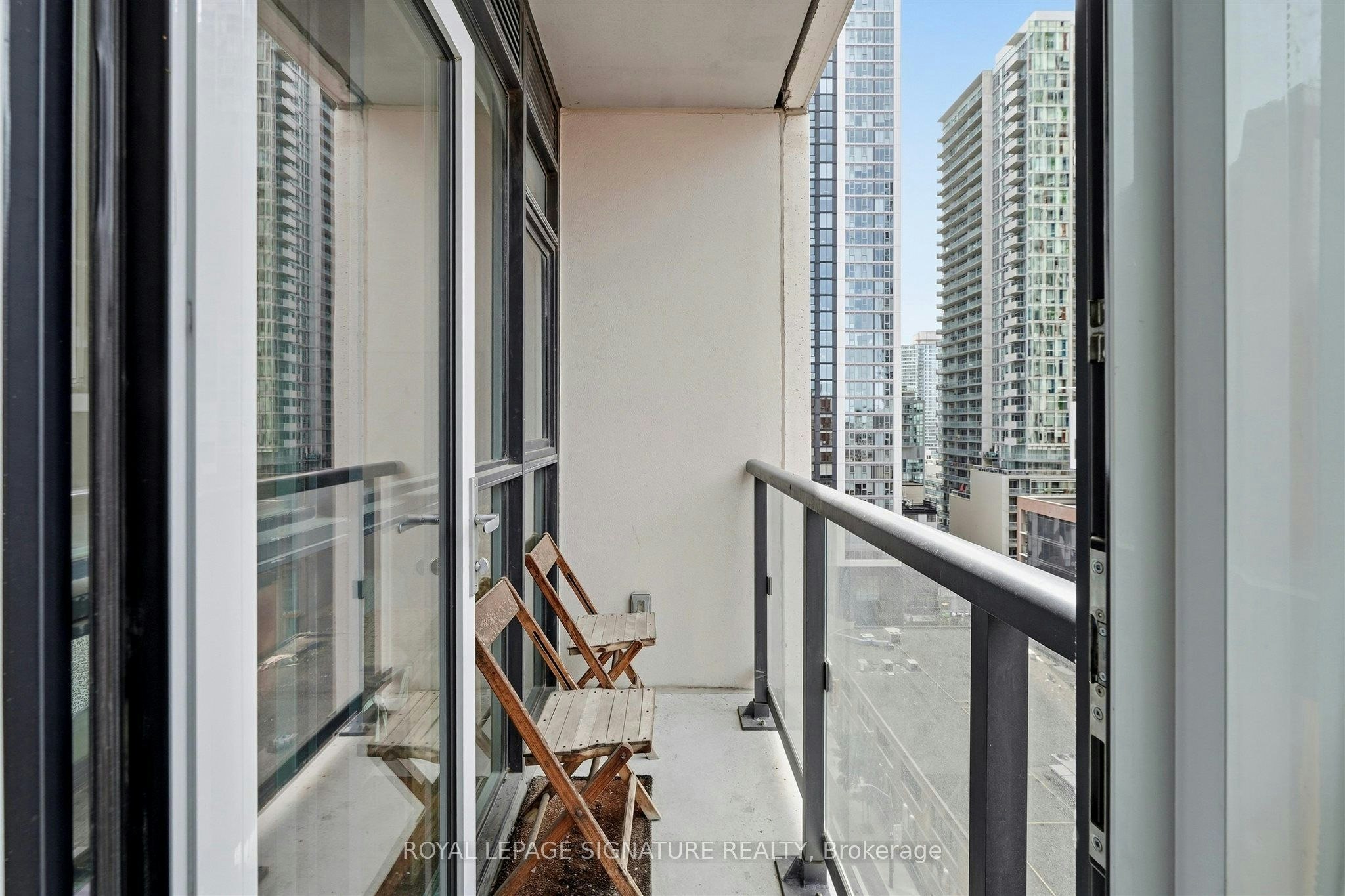 1207-87 Peter Street, Toronto, ON, M5V 2G4 - 9