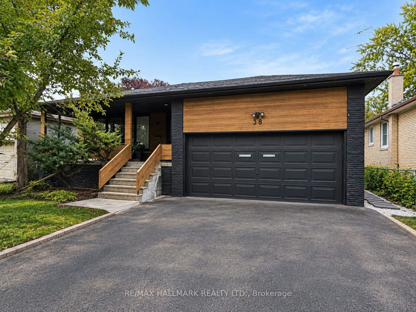 38 Cavotti Crescent, Toronto, ON, M3H 4V1