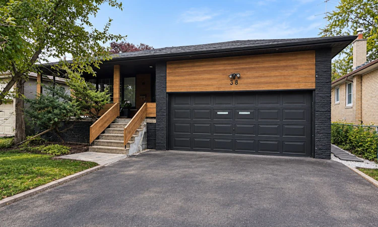 38 Cavotti Crescent