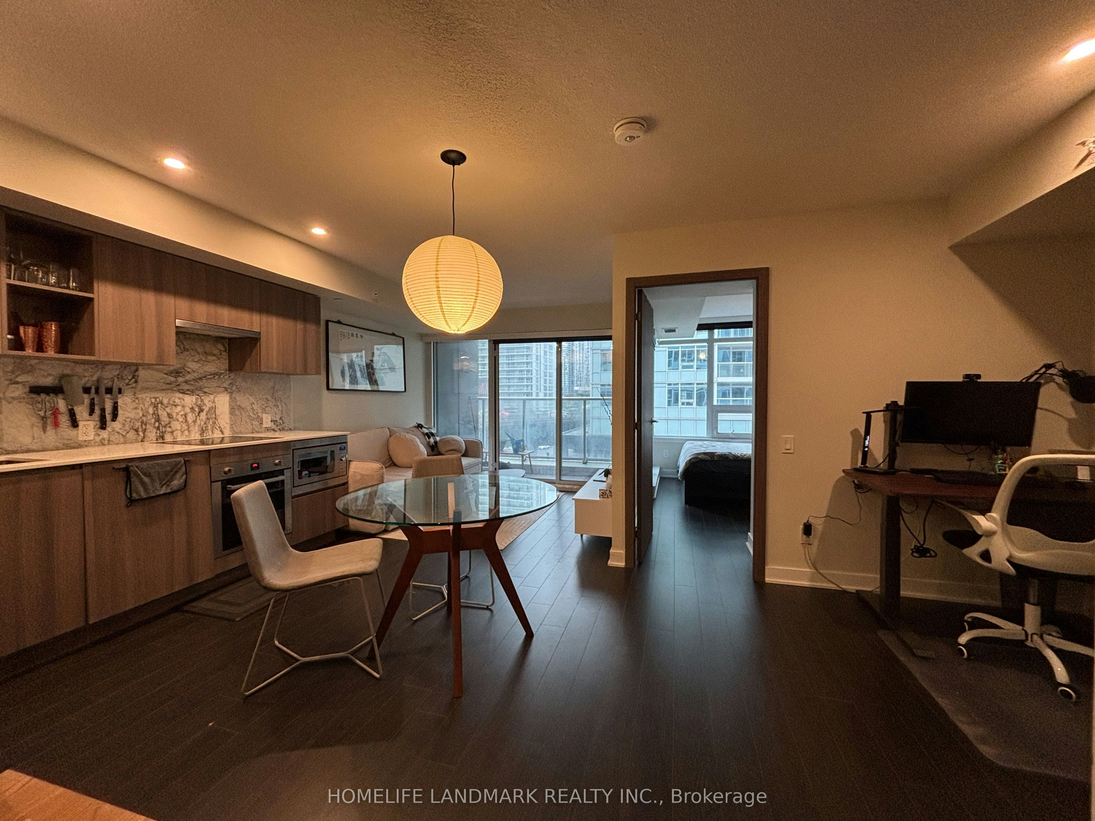 610-19 Bathurst Street, Toronto, ON, M5V 0N2 - 8