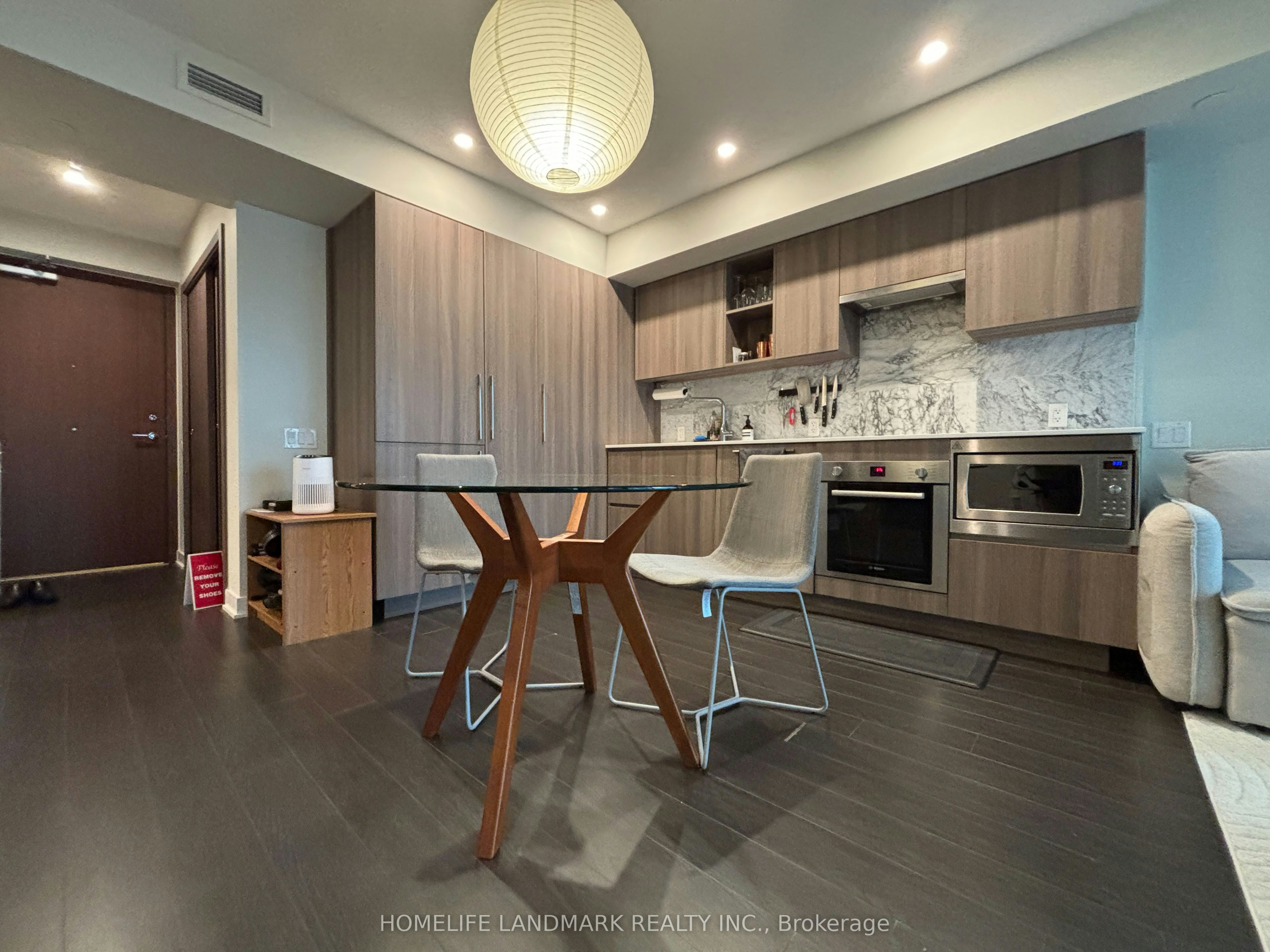 610-19 Bathurst Street, Toronto, ON, M5V 0N2 - 9