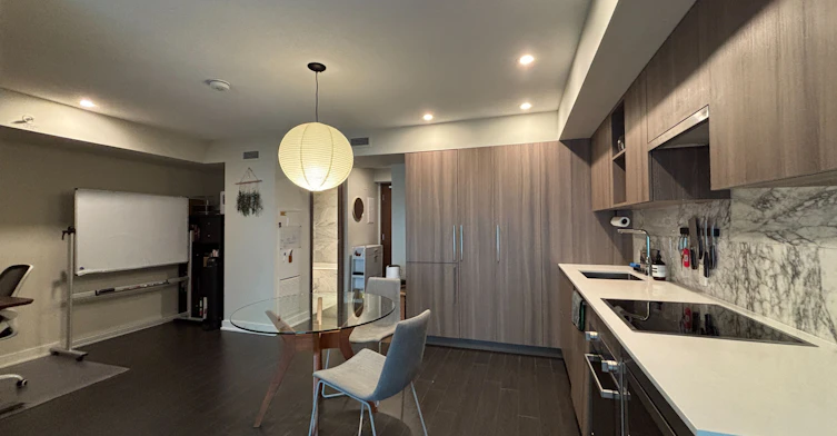 610-19 Bathurst Street, Toronto, ON, M5V 0N2 - 12