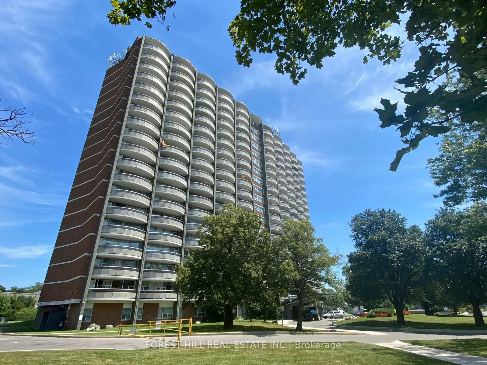 1608-135 Fenelon Drive, Toronto, ON, M3A 3K8