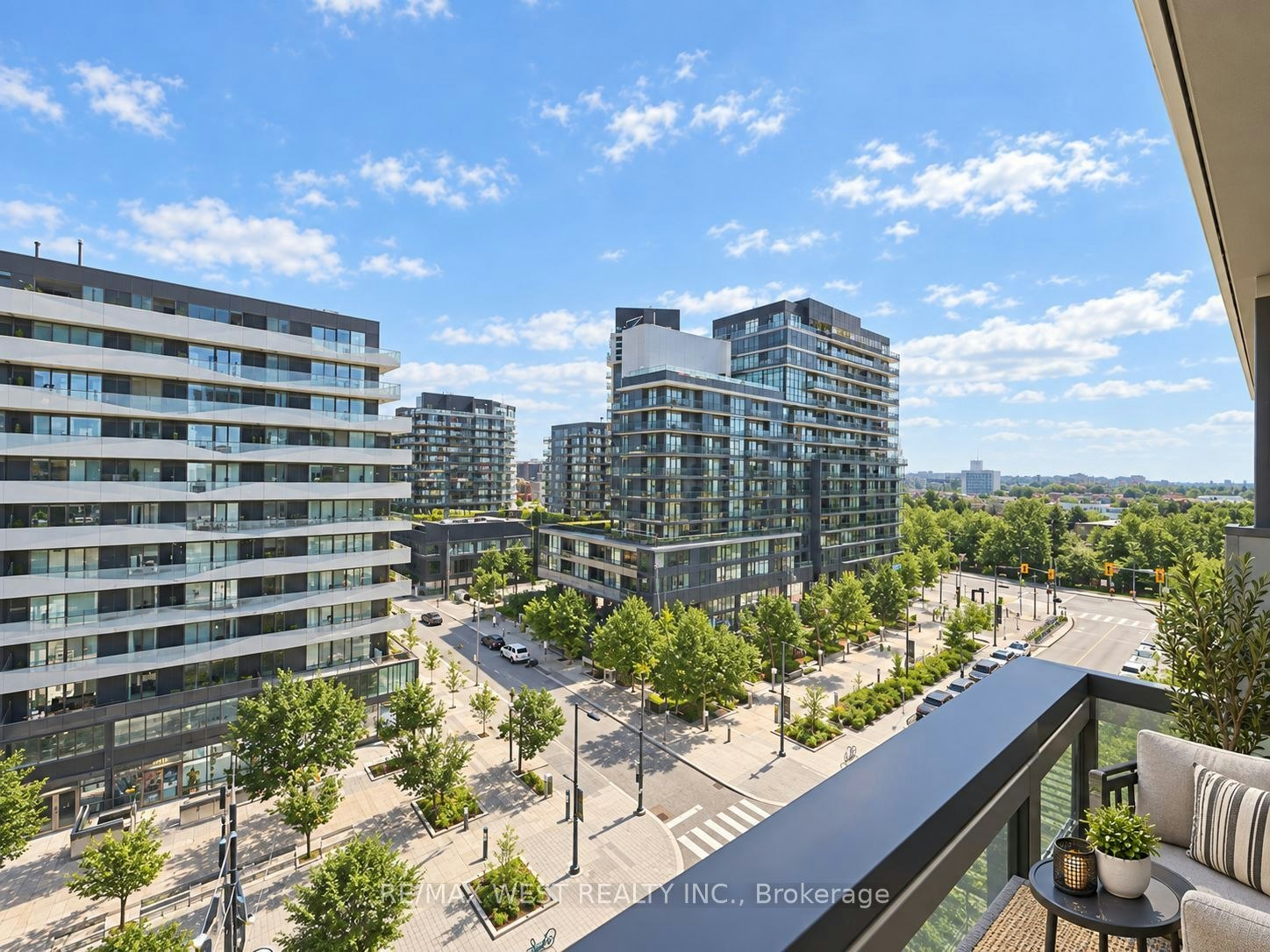 N808-35 Rolling Mills Road, Toronto, ON, M5A 0V6 - 11