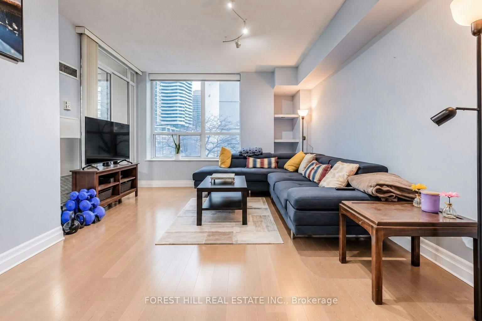 305-70 Alexander Street, Toronto, ON, M4Y 3B6