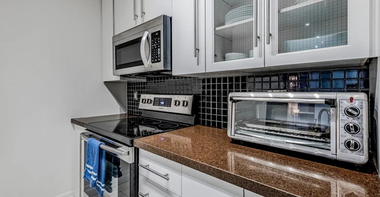 305-70 Alexander Street, Toronto, ON, M4Y 3B6 - 12