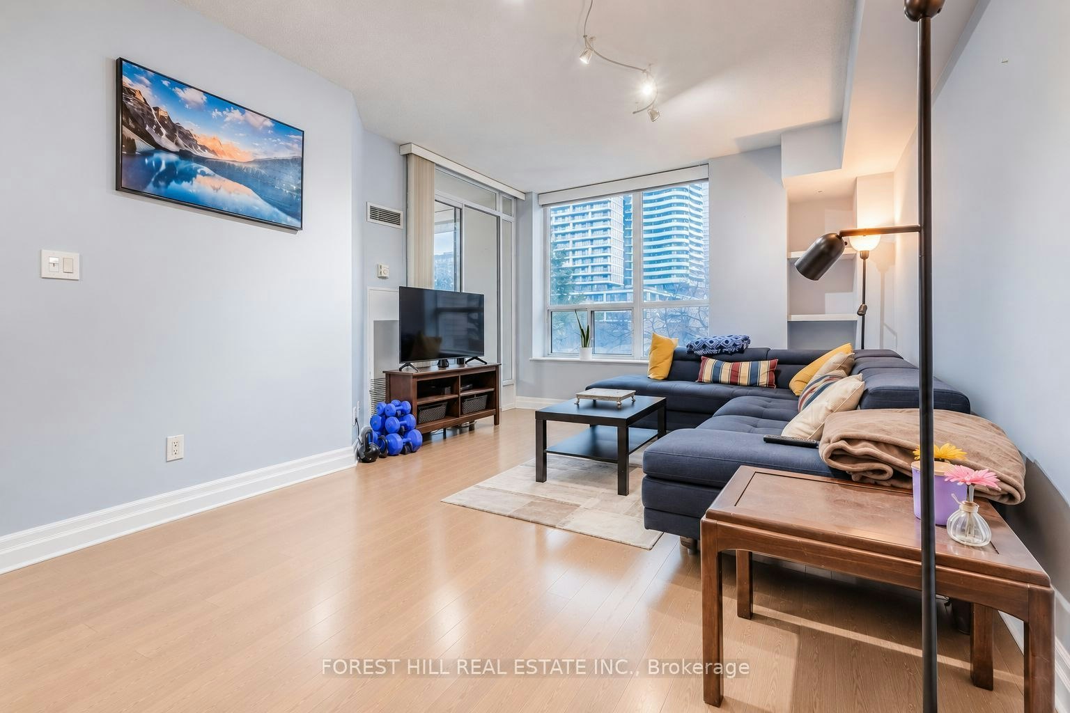 305-70 Alexander Street, Toronto, ON, M4Y 3B6 - 3