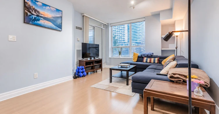 305-70 Alexander Street, Toronto, ON, M4Y 3B6 - 3