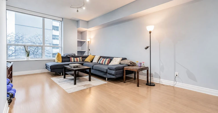 305-70 Alexander Street, Toronto, ON, M4Y 3B6 - 2