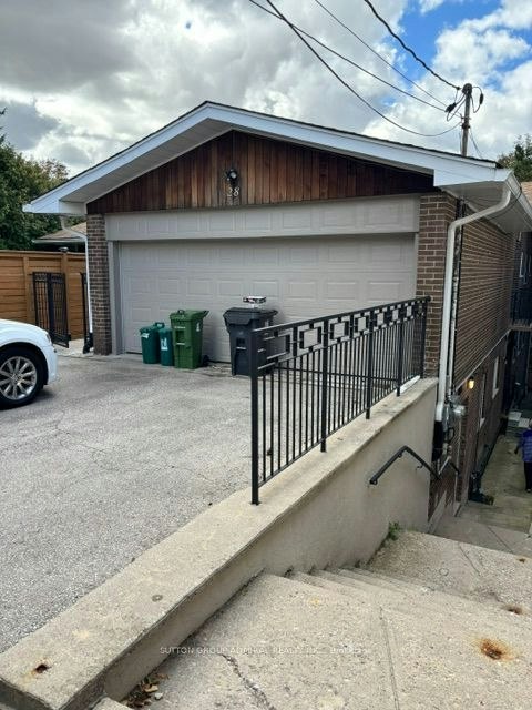 2-28 Purdon Drive, Toronto, ON, M3H 4X1