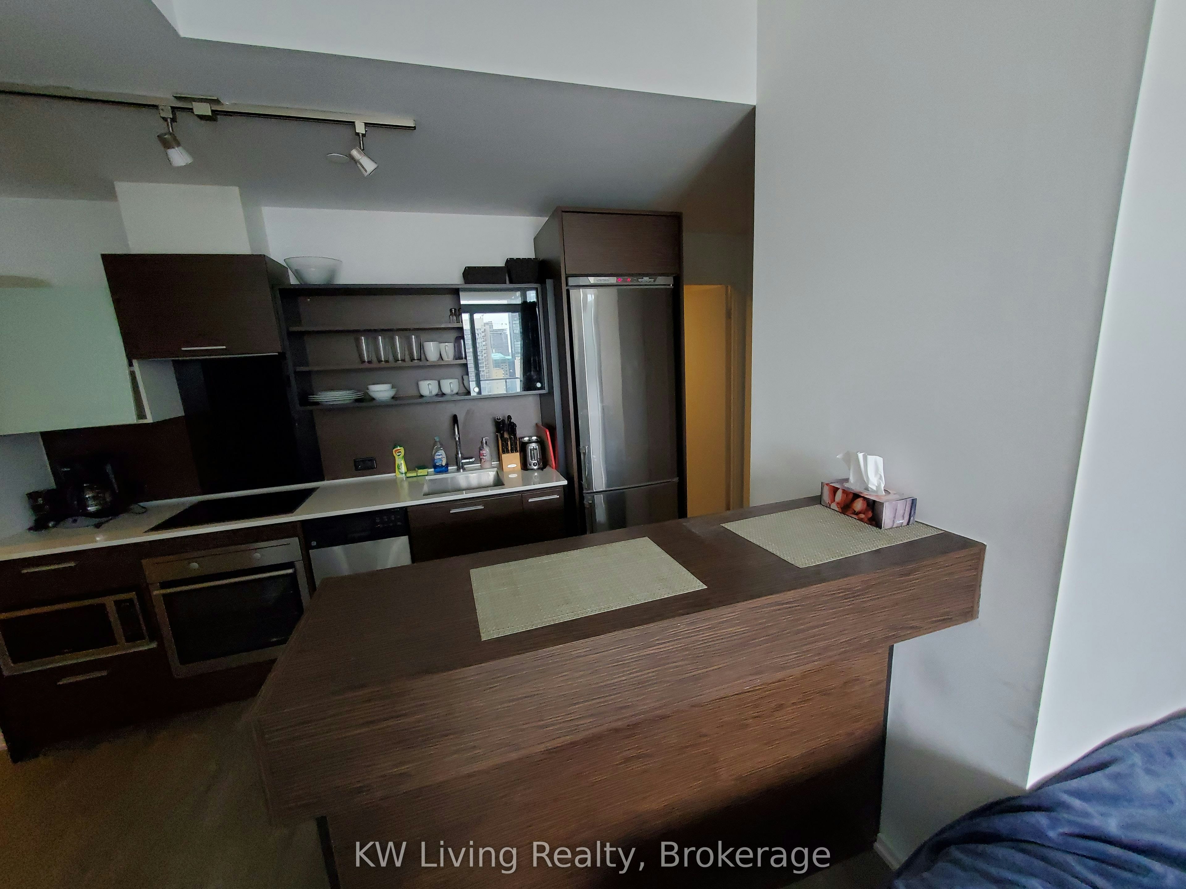 1701-75 St Nicholas Street, Toronto, ON, M4Y 0A5 - 6
