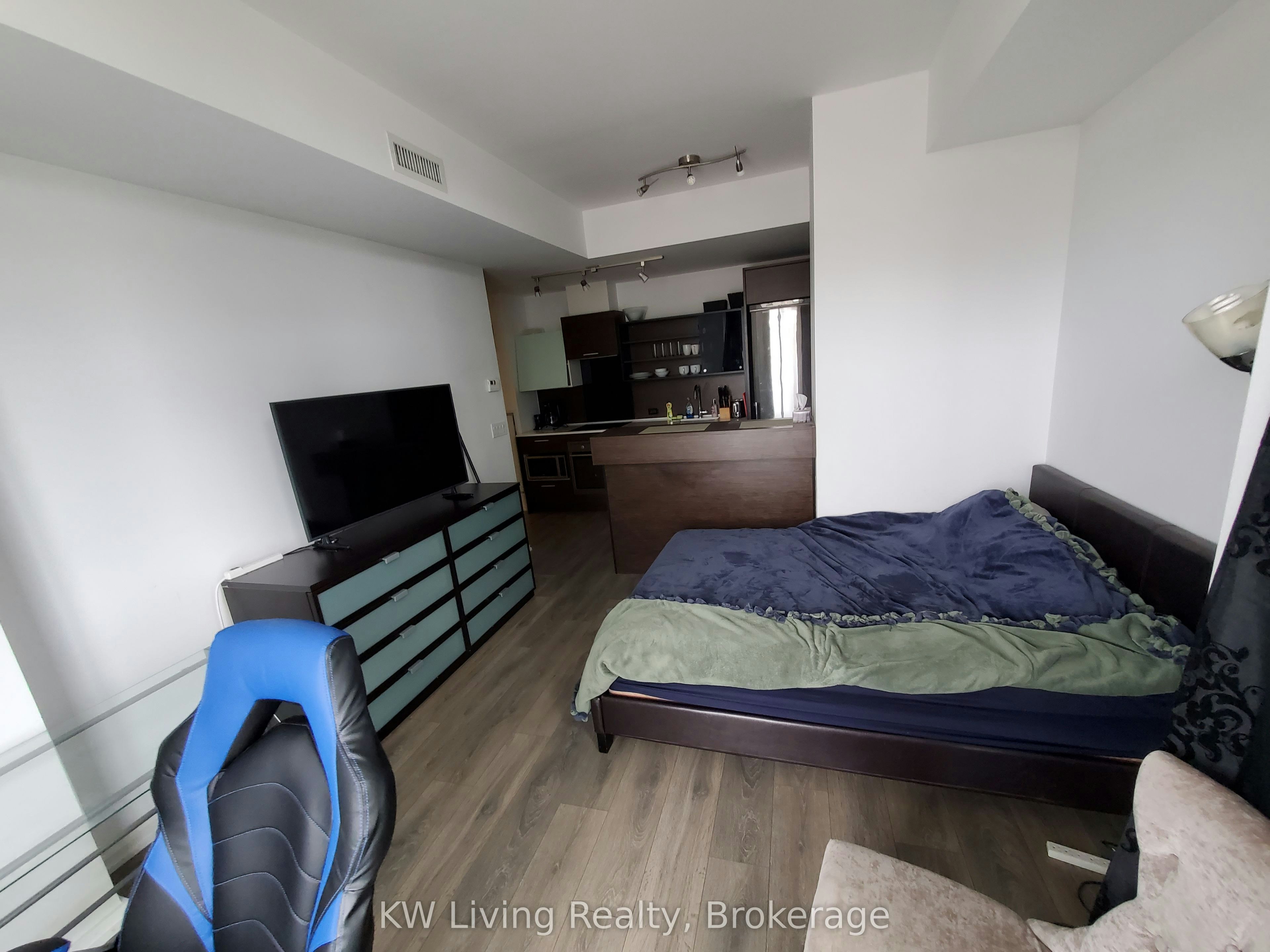 1701-75 St Nicholas Street, Toronto, ON, M4Y 0A5 - 4